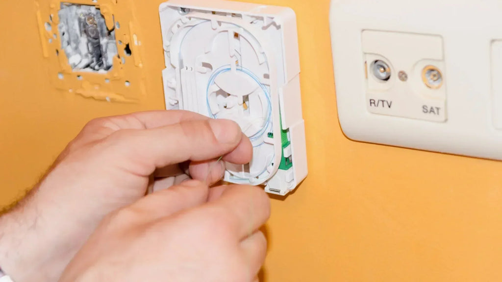 Quand la fibre arrive dans un environnement saturé : comment bien gérer la cohabitation des réseaux