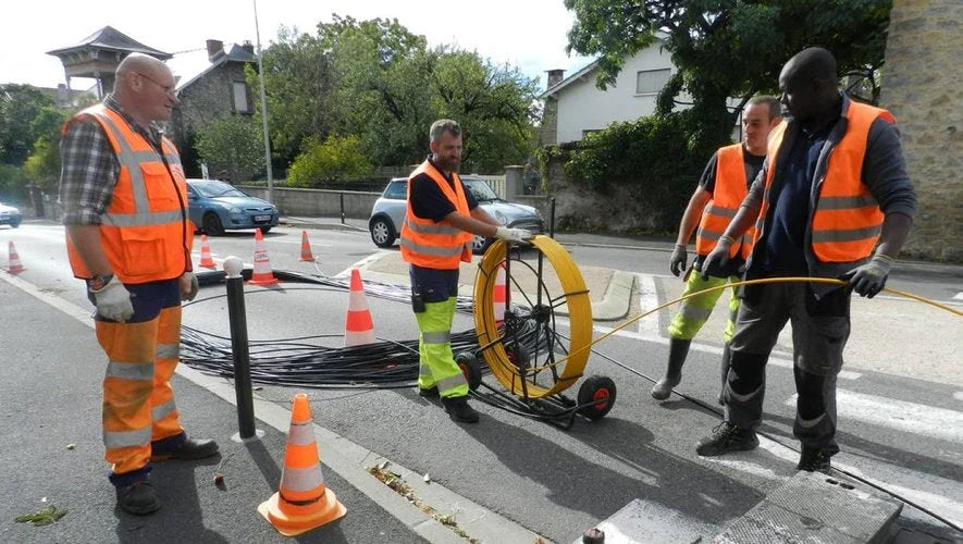 Pourquoi la fibre optique est essentielle pour l'avenir de vos connexions : L'approche unique de Distri-Fibre