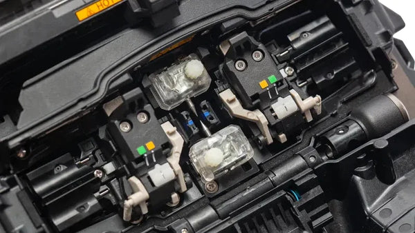 Soudeuse Fujikura 100S avec Cliveuse CT60 - Fibre Optique